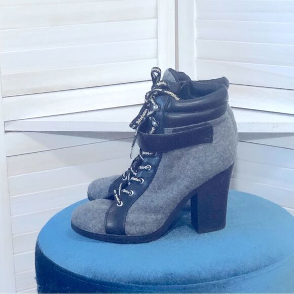 Juicy Couture Gray Wool Vegan Leather Boots 8.5 - Picture 2 of 11